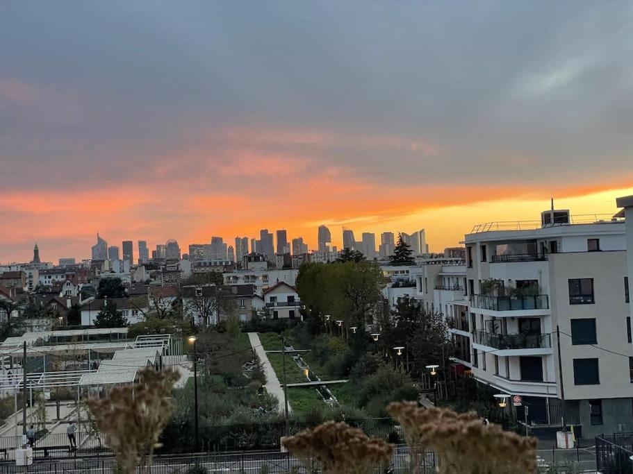 Superbe Appart Avec Vue Panoramique Sur La Defense Bois-Colombes Exterior foto